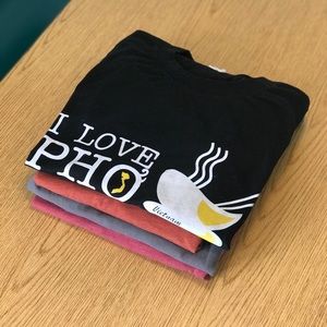 4 pack t shirt bundle. Sz large i love pho